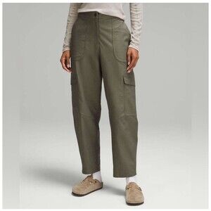 Lululemon Women’s Size 30 Light Utilitech Cargo Pocket High Rise Pants